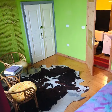 Δωμάτια σε οικογενειακή κατοικία Stonehouse Νόβα Γκόριτσα