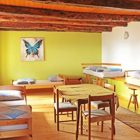 Stonehouse Νόβα Γκόριτσα