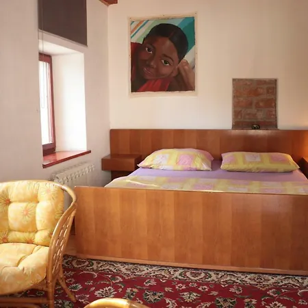 Homestay Stonehouse *