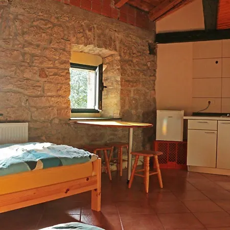 Δωμάτια σε οικογενειακή κατοικία Stonehouse