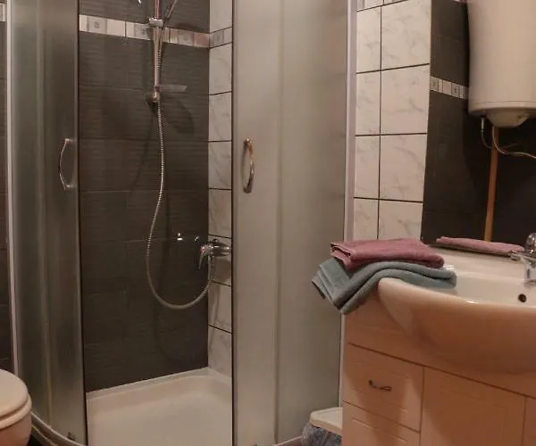 Проживание в семье Stonehouse Нова-Горица