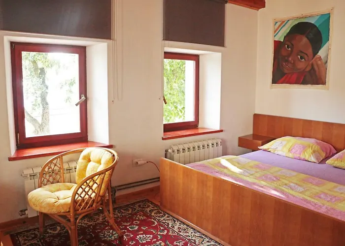 Stonehouse Проживание в семье